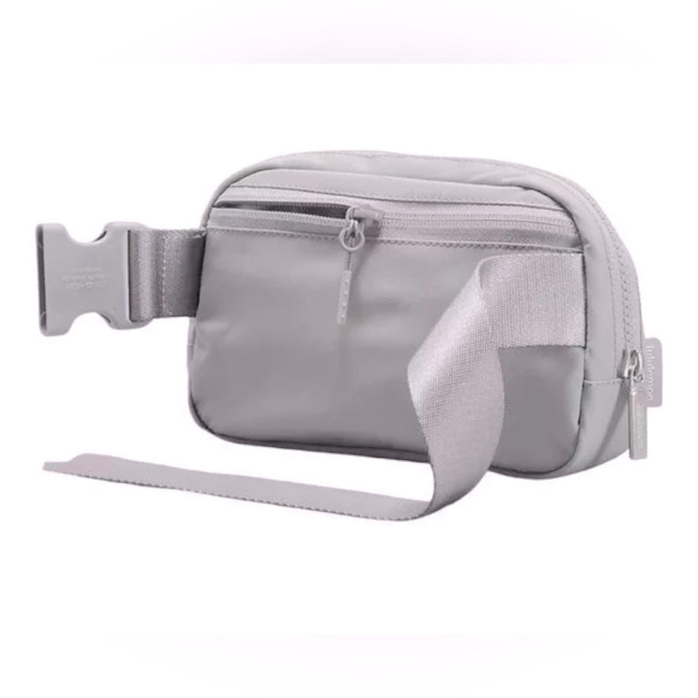 NWT Lululemon UNISEX Grey Belt Bag - Silver Drop Crossbody 1L - Picture 3 of 12